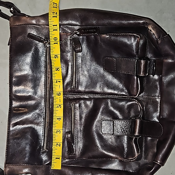 Danier Leather Unisex Crossbody - Picture 12 of 14
